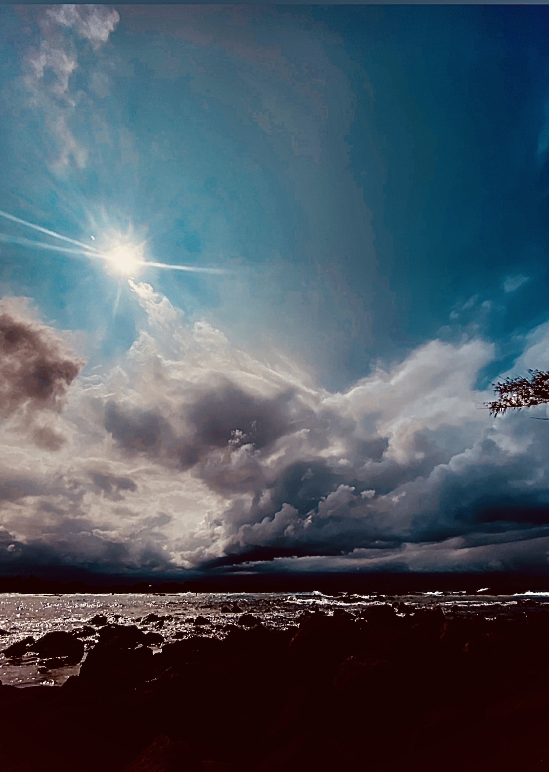 Dramatic sky and ocean light